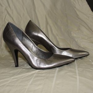 BCBGirls Silver Leather Heels Sz 8 1/2